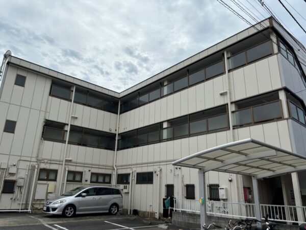 千葉県船橋市習志野台 マンションの外壁塗装・共用部塗装・コーキング打ち替え(1)