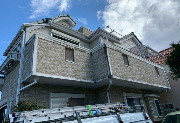 柏市今谷上町Y様邸｜ひび割れ補修含む外壁塗装・ベランダ防水工事・付帯部塗装 (2)